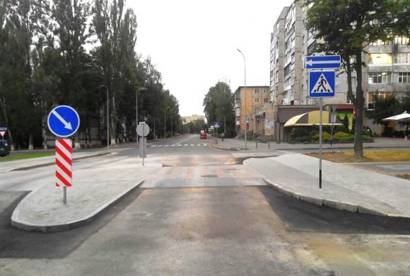 На Космонавтів відкрили перший у місті підвищений перехід для пішоходів (ФОТО), фото №2 на сайті 20minut.ua