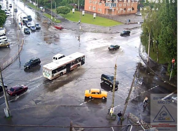 Хмельницький знову затопило (ВІДЕО), фото №1 на сайті vsim.ua