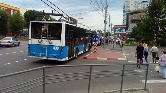 На Пирогова виник затор з тролейбусів і трамваїв. Все через замінування "Феріде", фото №1 на сайті 20minut.ua