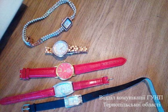 На "Дружбі" спіймали квартирних злодіїв, які обікрали тернополянку на півмільйона на сайті 20minut.ua На "Дружбі" спіймали квартирних злодіїв, які обікрали тернополянку на півмільйона, фото №1 на сайті 20minut.ua