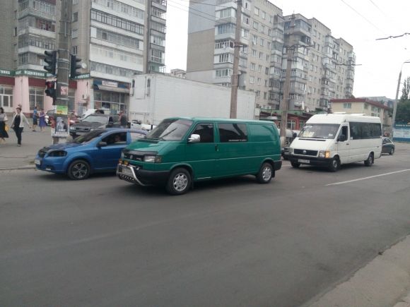 Сотні поліцейських покинули всі справи, щоб пробігтися центром Хмельницького на сайті vsim.ua Сотні поліцейських покинули всі справи, щоб пробігтися центром Хмельницького, фото №2 на сайті vsim.ua
