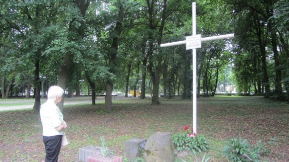 «Мені було три місяці, коли батька розстріляли чекісти» – На могилі у Вінниці жінка відчула, хто доніс на репресованого, фото №3 на сайті 20minut.ua