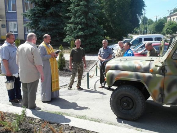 Хмельницькі волонтери відправили «УАЗ» з допомогою на Схід на сайті vsim.ua Хмельницькі волонтери відправили «УАЗ» з допомогою на Схід, фото №1 на сайті vsim.ua