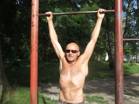 Новини Хмельницького - фото з Так тримати! 54-річний Степан Ісков підтягується на брусах, щоб не боліла спина Так тримати! 54-річний Степан Ісков підтягується на брусах, щоб не боліла спина, фото №1 на сайті vsim.ua