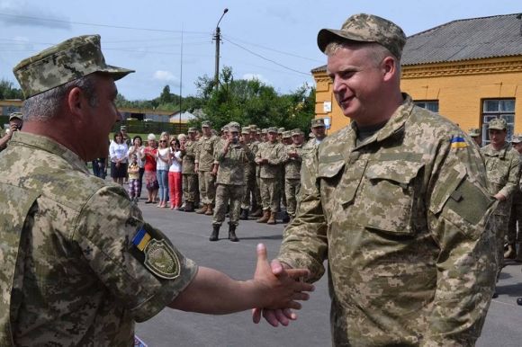 Біля Хмельницького зустріли військових, які повернулися з АТО на сайті vsim.ua Біля Хмельницького зустріли військових, які повернулися з АТО, фото №1 на сайті vsim.ua