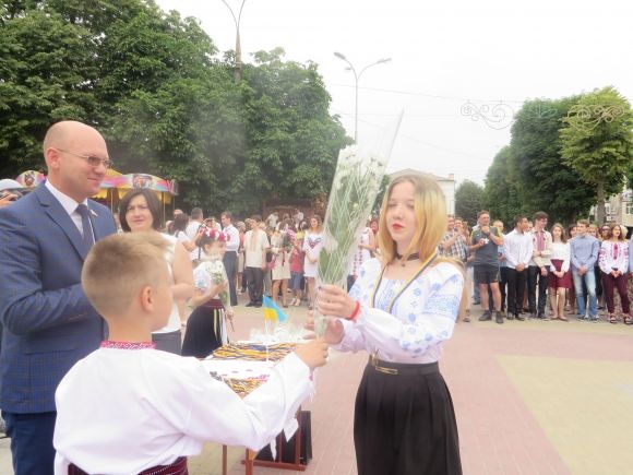 Хмельницькі відмінники виїжджають вчитися до столиці на сайті vsim.ua Хмельницькі відмінники виїжджають вчитися до столиці, фото №3 на сайті vsim.ua