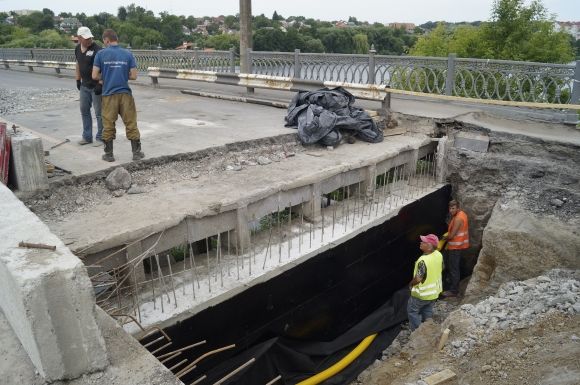 Десять днів, як перекрили Київський міст. Що там встигли зробити? (ФОТО), фото №4 на сайті 20minut.ua