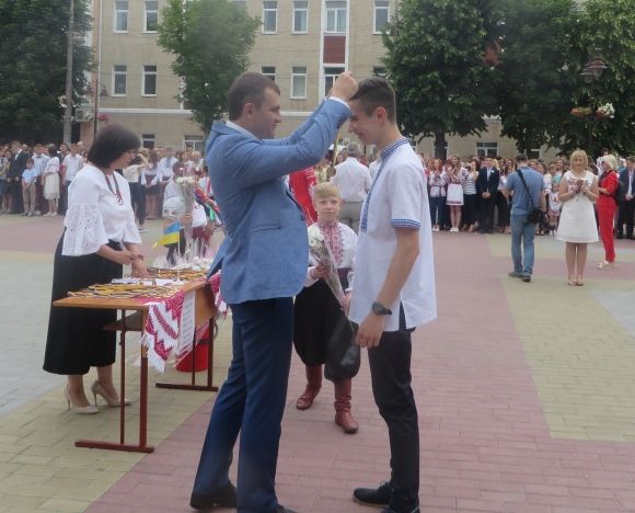 Хмельницькі відмінники виїжджають вчитися до столиці на сайті vsim.ua Хмельницькі відмінники виїжджають вчитися до столиці, фото №1 на сайті vsim.ua