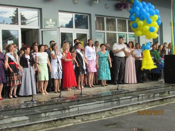 Для випускників влаштували свято на сайті 20minut.ua Для випускників влаштували свято, фото №69 на сайті 20minut.ua