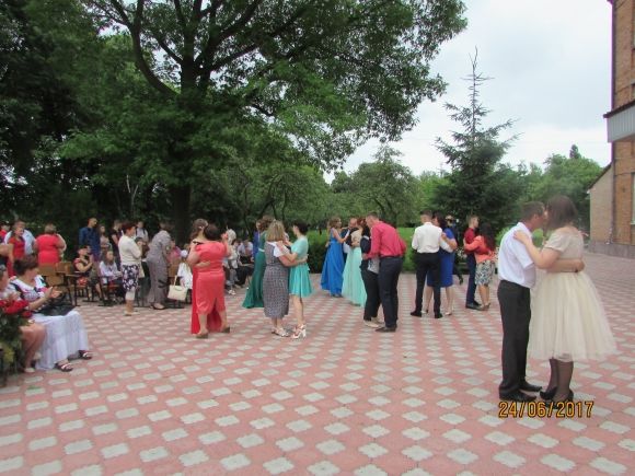 Для випускників влаштували свято на сайті 20minut.ua Для випускників влаштували свято, фото №39 на сайті 20minut.ua