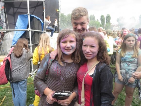 Яскраві і мокрі: на ювілейному "Green Fest" обкидались фарбами холі і пінились просто неба (ФОТО), фото №9 на сайті vsim.ua
