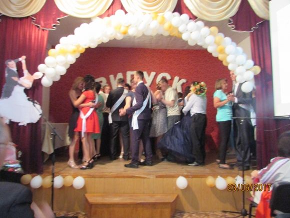 Для випускників влаштували свято на сайті 20minut.ua Для випускників влаштували свято, фото №16 на сайті 20minut.ua