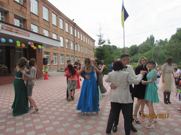 Для випускників влаштували свято на сайті 20minut.ua Для випускників влаштували свято, фото №40 на сайті 20minut.ua