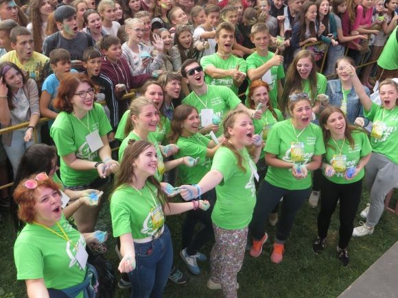 Яскраві і мокрі: на ювілейному "Green Fest" обкидались фарбами холі і пінились просто неба (ФОТО), фото №5 на сайті vsim.ua