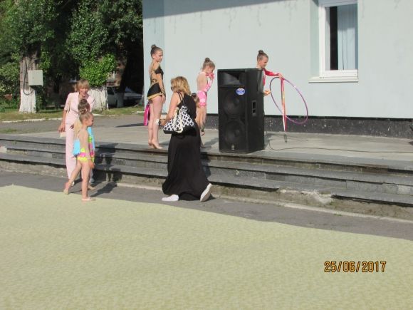 День молоді святкували тільки діти на сайті 20minut.ua День молоді святкували тільки діти, фото №10 на сайті 20minut.ua