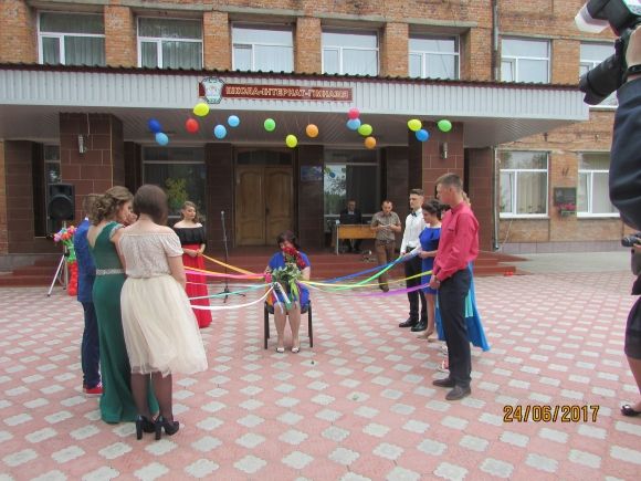 Для випускників влаштували свято на сайті 20minut.ua Для випускників влаштували свято, фото №29 на сайті 20minut.ua