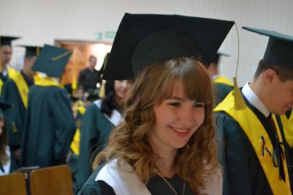 Без військової форми, але з дипломами. В прикордонній академії пройшов випуск студентів, фото №8 на сайті vsim.ua