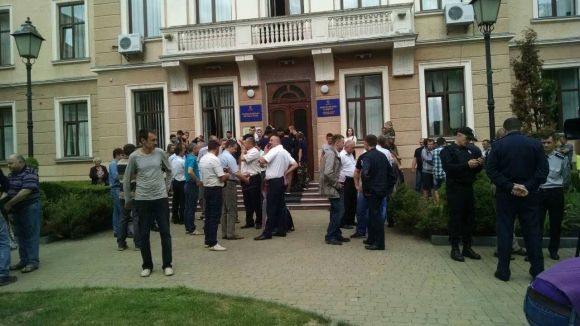 Сесія міськради знову почалася із заворушень, фото №2 на сайті 20minut.ua