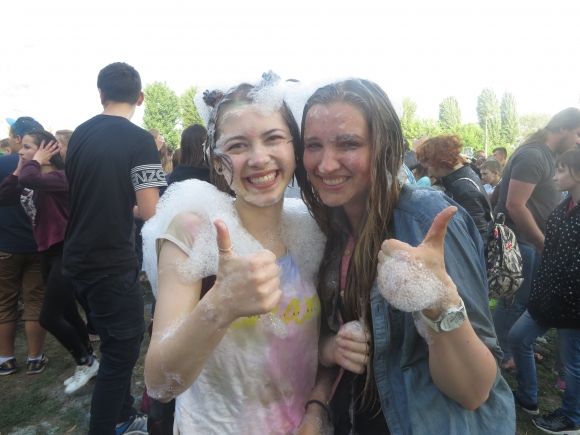 Яскраві і мокрі: на ювілейному "Green Fest" обкидались фарбами холі і пінились просто неба (ФОТО), фото №29 на сайті vsim.ua