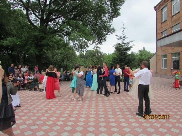 Для випускників влаштували свято на сайті 20minut.ua Для випускників влаштували свято, фото №38 на сайті 20minut.ua