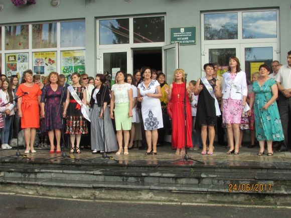 Для випускників влаштували свято на сайті 20minut.ua Для випускників влаштували свято, фото №65 на сайті 20minut.ua