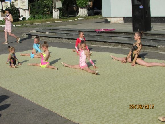 День молоді святкували тільки діти на сайті 20minut.ua День молоді святкували тільки діти, фото №11 на сайті 20minut.ua