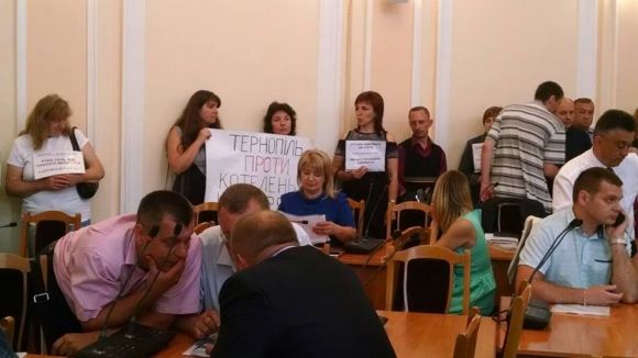 Сесія міськради знову почалася із заворушень, фото №4 на сайті 20minut.ua