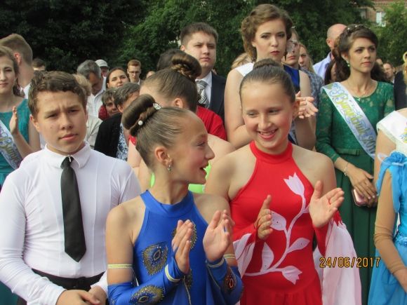 Для випускників влаштували свято на сайті 20minut.ua Для випускників влаштували свято, фото №68 на сайті 20minut.ua