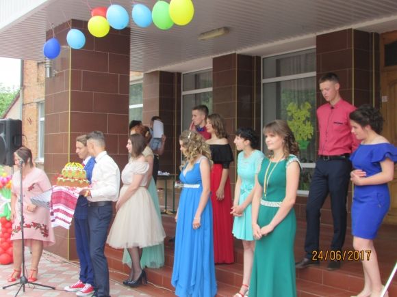 Для випускників влаштували свято на сайті 20minut.ua Для випускників влаштували свято, фото №42 на сайті 20minut.ua