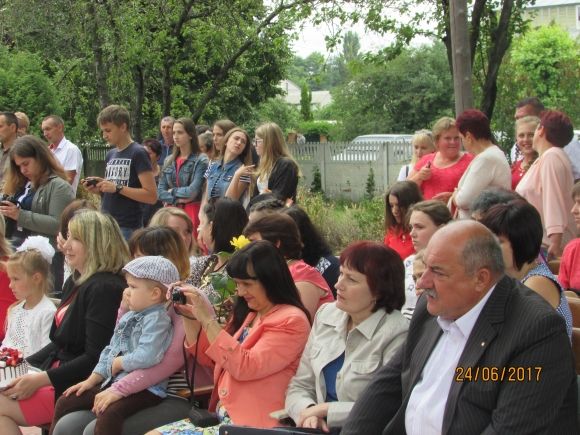 Для випускників влаштували свято на сайті 20minut.ua Для випускників влаштували свято, фото №33 на сайті 20minut.ua