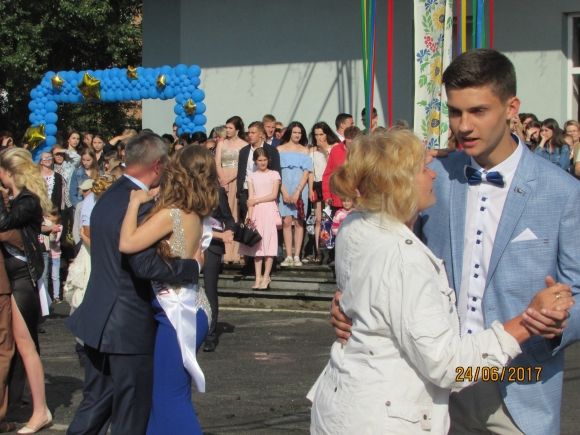 Для випускників влаштували свято на сайті 20minut.ua Для випускників влаштували свято, фото №75 на сайті 20minut.ua