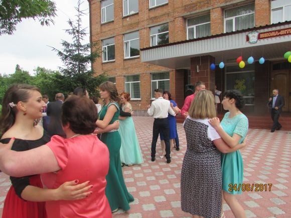 Для випускників влаштували свято на сайті 20minut.ua Для випускників влаштували свято, фото №37 на сайті 20minut.ua