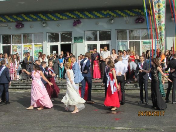 Для випускників влаштували свято на сайті 20minut.ua Для випускників влаштували свято, фото №72 на сайті 20minut.ua