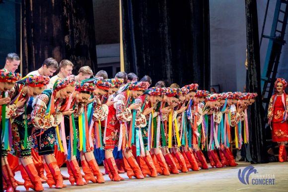 Секрети солісток Ансамблю Вірського: «Щоб стрічка трималась, мочки вух треба змастити медичним клеєм» на сайті 20minut.ua Секрети солісток Ансамблю Вірського: «Щоб стрічка трималась, мочки вух треба змастити медичним клеєм», фото №33 на сайті 20minut.ua