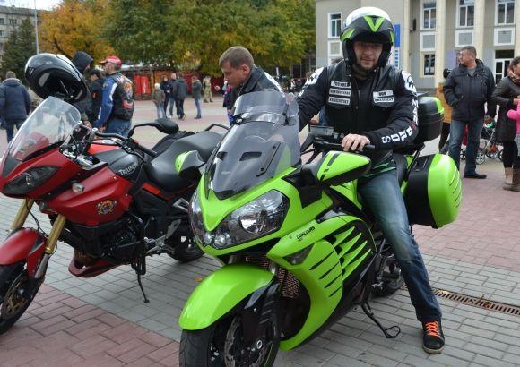 У Хмельницький "злетілися" байкери. Закрили мотосезон і розповіли трохи про себе, фото №3 на сайті vsim.ua