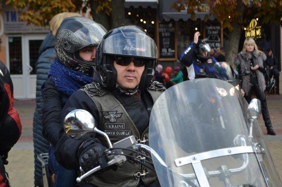 У Хмельницький "злетілися" байкери. Закрили мотосезон і розповіли трохи про себе, фото №2 на сайті vsim.ua