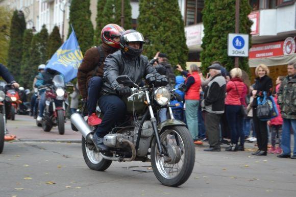 У Хмельницький "злетілися" байкери. Закрили мотосезон і розповіли трохи про себе, фото №25 на сайті vsim.ua
