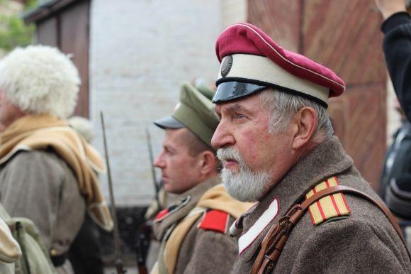 “Селфі з Петлюрою”: отаману УНР відкрили пам’ятник у повний зріст на сайті 20minut.ua “Селфі з Петлюрою”: отаману УНР відкрили пам’ятник у повний зріст, фото №2 на сайті 20minut.ua