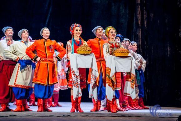 Секрети солісток Ансамблю Вірського: «Щоб стрічка трималась, мочки вух треба змастити медичним клеєм» на сайті 20minut.ua Секрети солісток Ансамблю Вірського: «Щоб стрічка трималась, мочки вух треба змастити медичним клеєм», фото №19 на сайті 20minut.ua