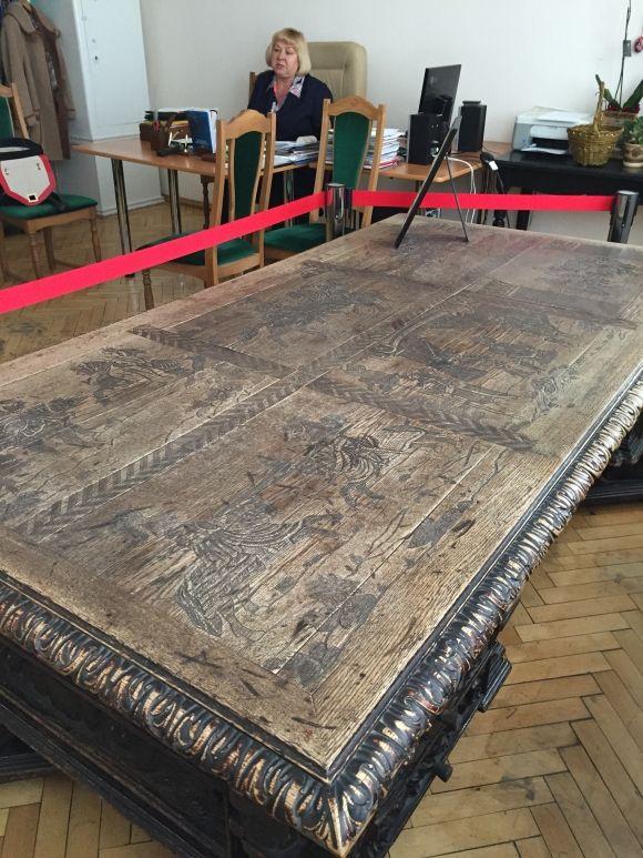 «Невиносний» стіл Петлюри. Чому експонат може назавжди залишитись у музеї?, фото №7 на сайті 20minut.ua