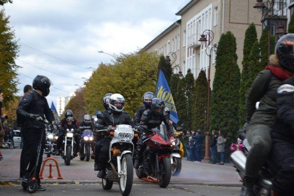 У Хмельницький "злетілися" байкери. Закрили мотосезон і розповіли трохи про себе, фото №27 на сайті vsim.ua
