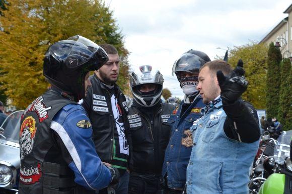 У Хмельницький "злетілися" байкери. Закрили мотосезон і розповіли трохи про себе, фото №1 на сайті vsim.ua