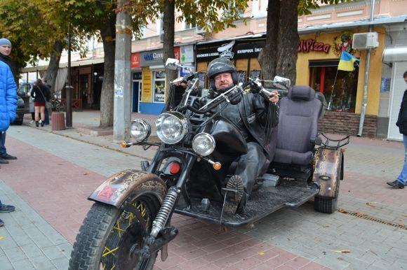 У Хмельницький "злетілися" байкери. Закрили мотосезон і розповіли трохи про себе, фото №4 на сайті vsim.ua