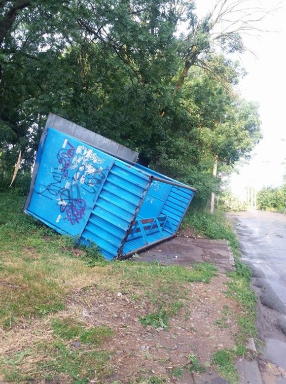 Кам'янець-Подільський накрили сильна злива і град. Фото і відео з соцмереж на сайті vsim.ua Кам'янець-Подільський накрили сильна злива і град. Фото і відео з соцмереж, фото №1 на сайті vsim.ua