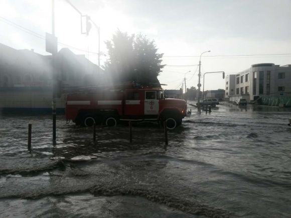 Новини Хмельницького - фото з Наслідки негоди на Хмельниччині: що наробили злива і град Наслідки негоди на Хмельниччині: що наробили злива і град, фото №2 на сайті vsim.ua