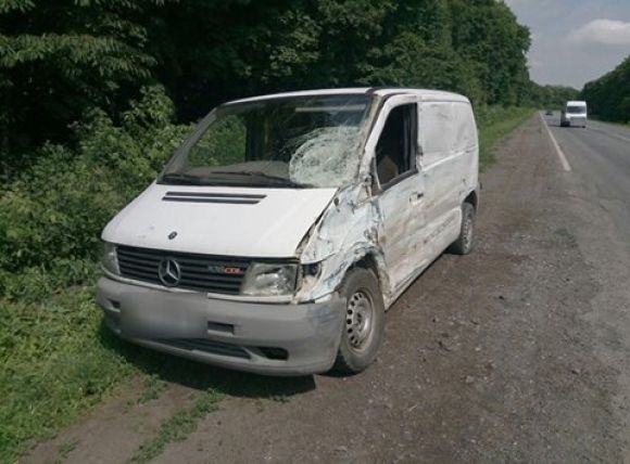 Mercedes зіткнувся з Volkswagen. В ДТП постраждав 53-річний чоловік, фото №1 на сайті vsim.ua