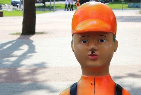 ФОТО ДНЯ. Школярі на Космонавтів «згоріли на роботі», фото №1 на сайті 20minut.ua