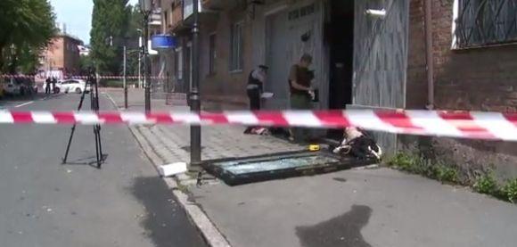 Вибух в бутіку "Париж": Двоє на «Сузукі» кинули гранату в магазин (оновлено) на сайті 20minut.ua Вибух в бутіку "Париж": Двоє на «Сузукі» кинули гранату в магазин (оновлено), фото №4 на сайті 20minut.ua