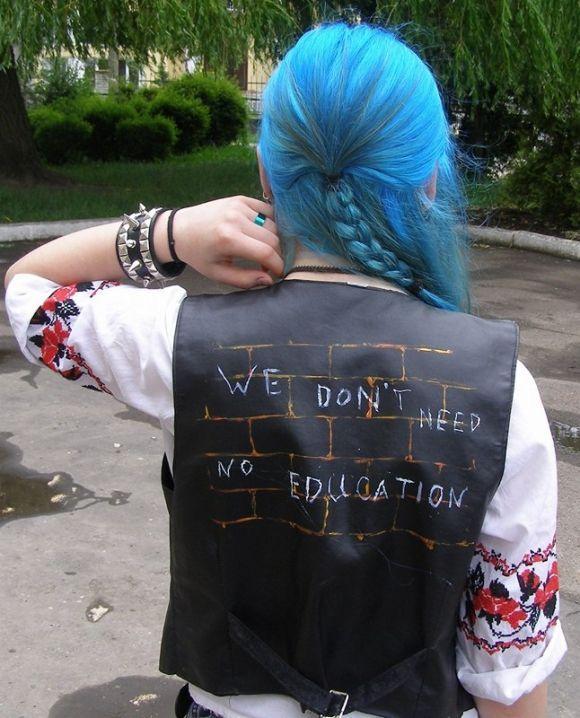 Блакитноволоса випускниця Галина Чубата пішла проти системи на сайті 20minut.ua Блакитноволоса випускниця Галина Чубата пішла проти системи, фото №2 на сайті 20minut.ua