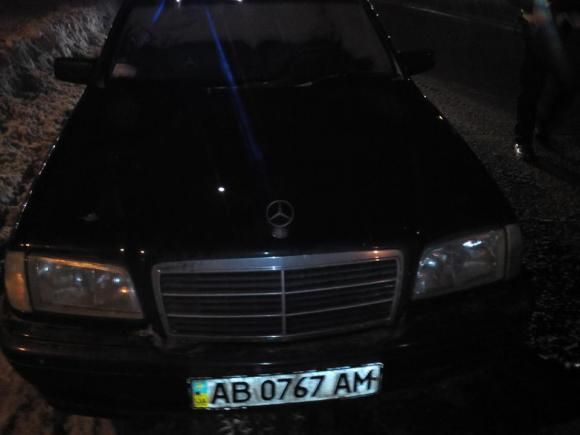 Нічний п'яний екшн на Mercedesі: начкримінального розшуку Вінниці «обмивав» нового керівника (ФОТО) на сайті 20minut.ua Нічний п'яний екшн на Mercedesі: начкримінального розшуку Вінниці «обмивав» нового керівника (ФОТО), фото №1 на сайті 20minut.ua